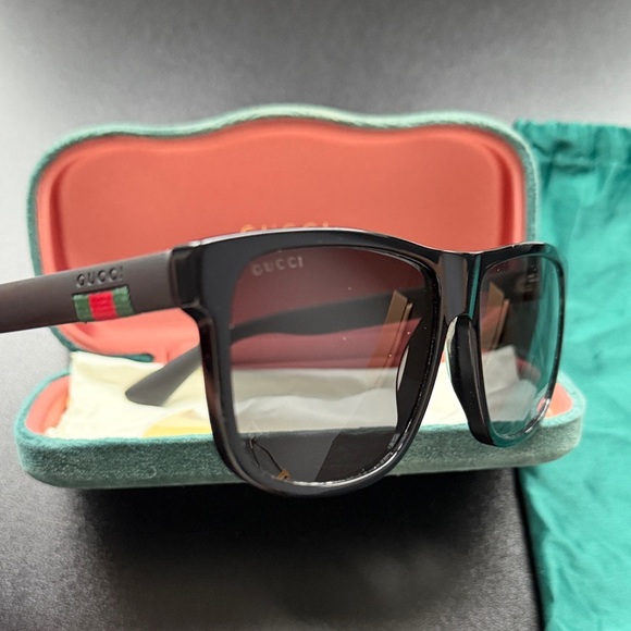 Gucci Dark-Tinted Sunglasses with Case - Picture 3 of 3
